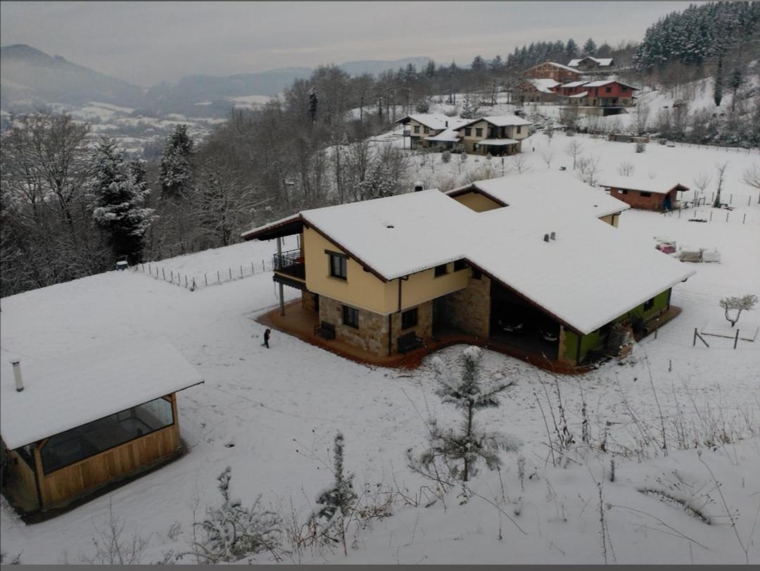 Chalet Con Piscina Climatizada En La Naturaleza Areatza Zewnętrze zdjęcie