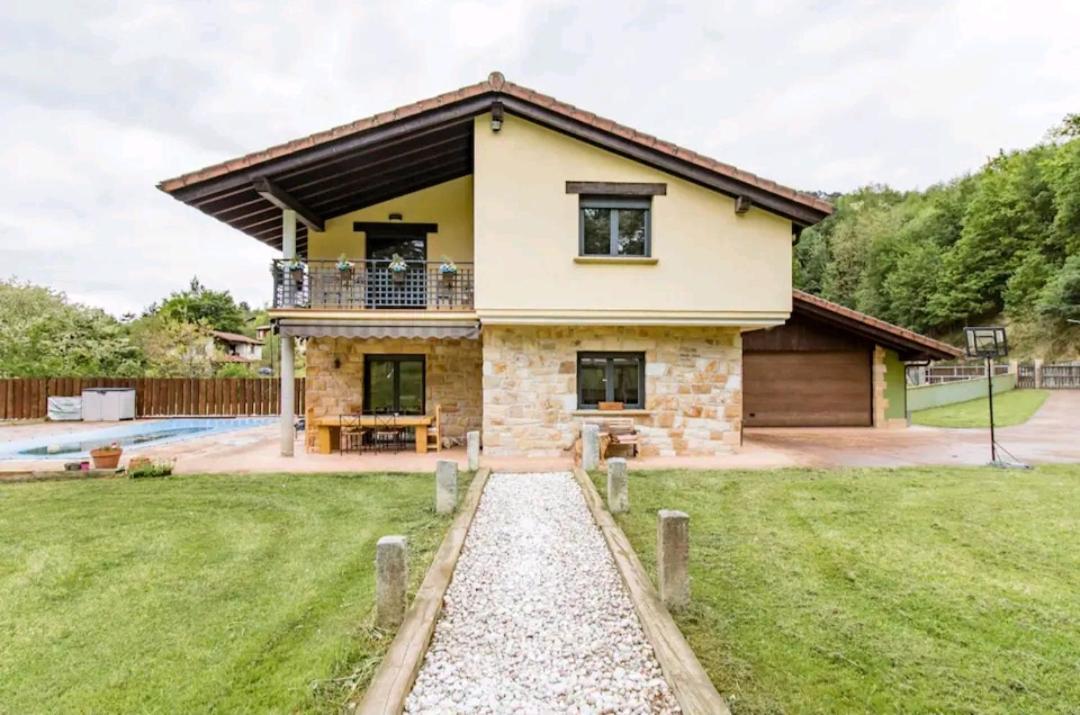 Chalet Con Piscina Climatizada En La Naturaleza Areatza Zewnętrze zdjęcie