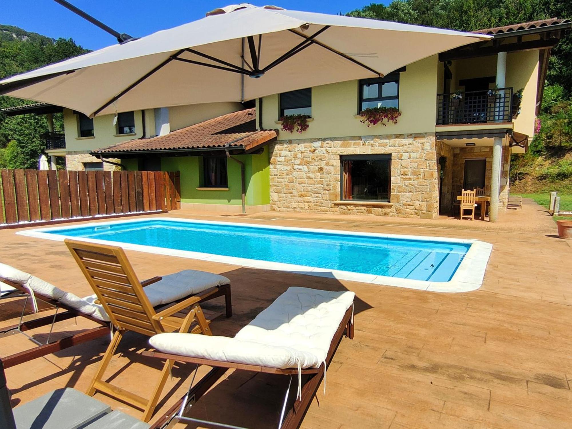 Chalet Con Piscina Climatizada En La Naturaleza Areatza Zewnętrze zdjęcie